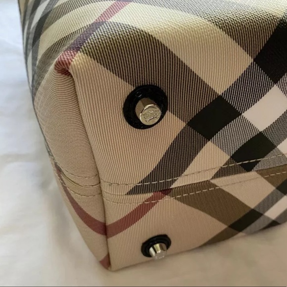 BNWT Authentic Burberry tote bag. - Picture 2 of 10